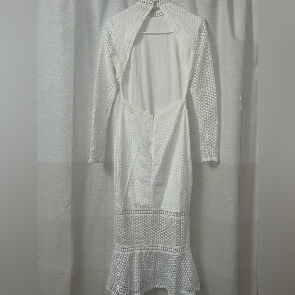 NWOT PLT White Embroidered Lace Long Sleeved Backless Bodycon Midi Dress - Picture 11 of 16